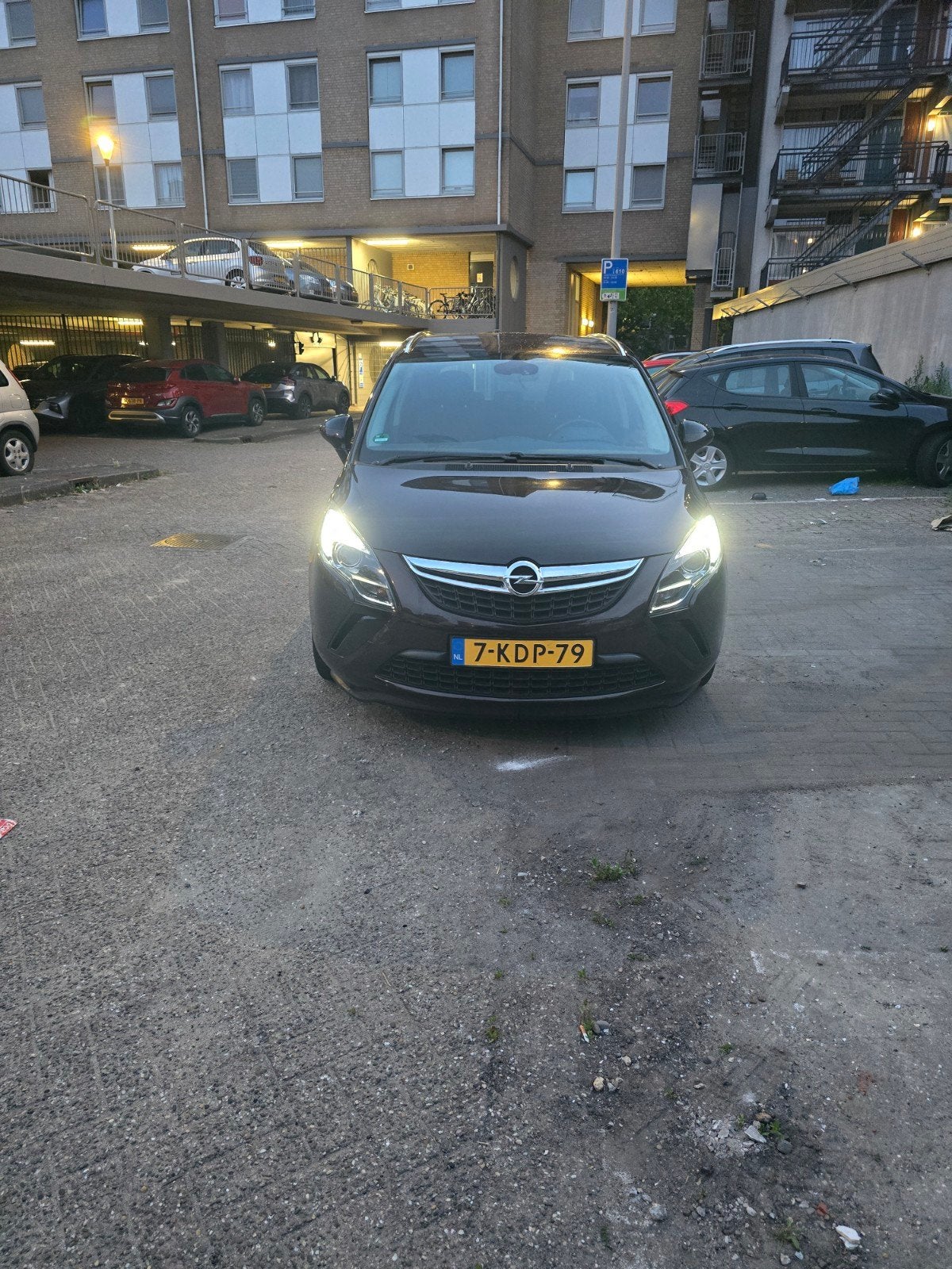 Opel Zafira 1.4 T 103KW AUT 2013 Bruin. 7 personen, Auto's, Opel, 4 cilinders, Bruin, 7 stoelen, Origineel Nederlands