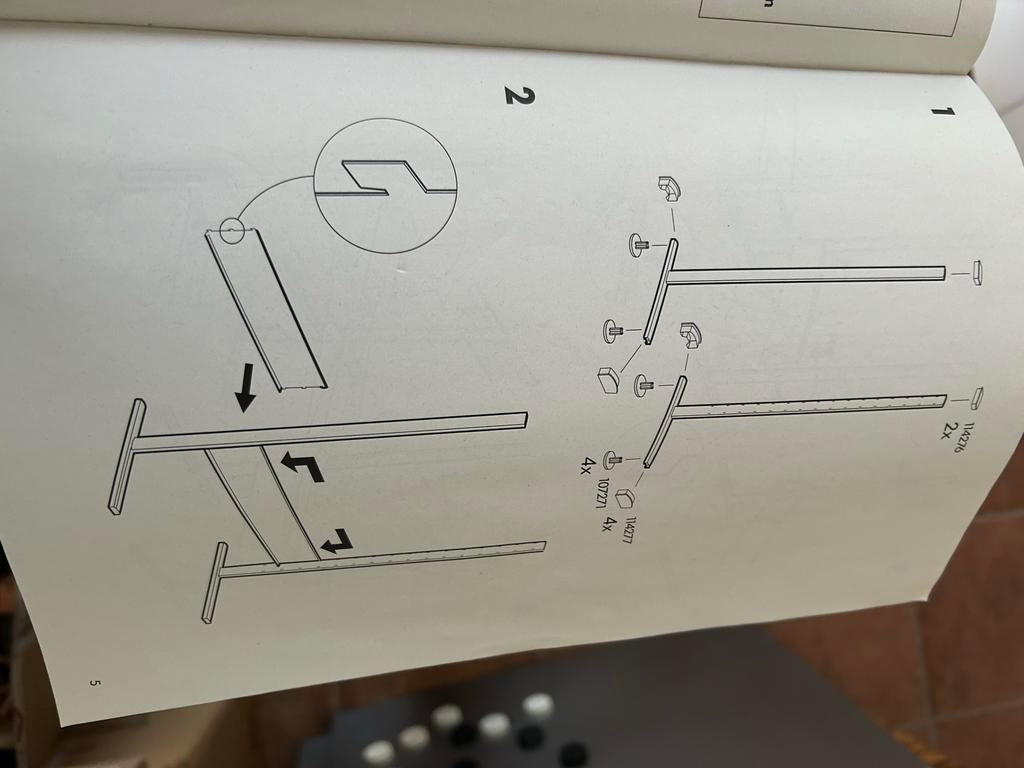 2 IKEA bureaus met handleiding, Huis en Inrichting, Bureaus, Gebruikt, IKEA, Metaal, Grijs, Ophalen