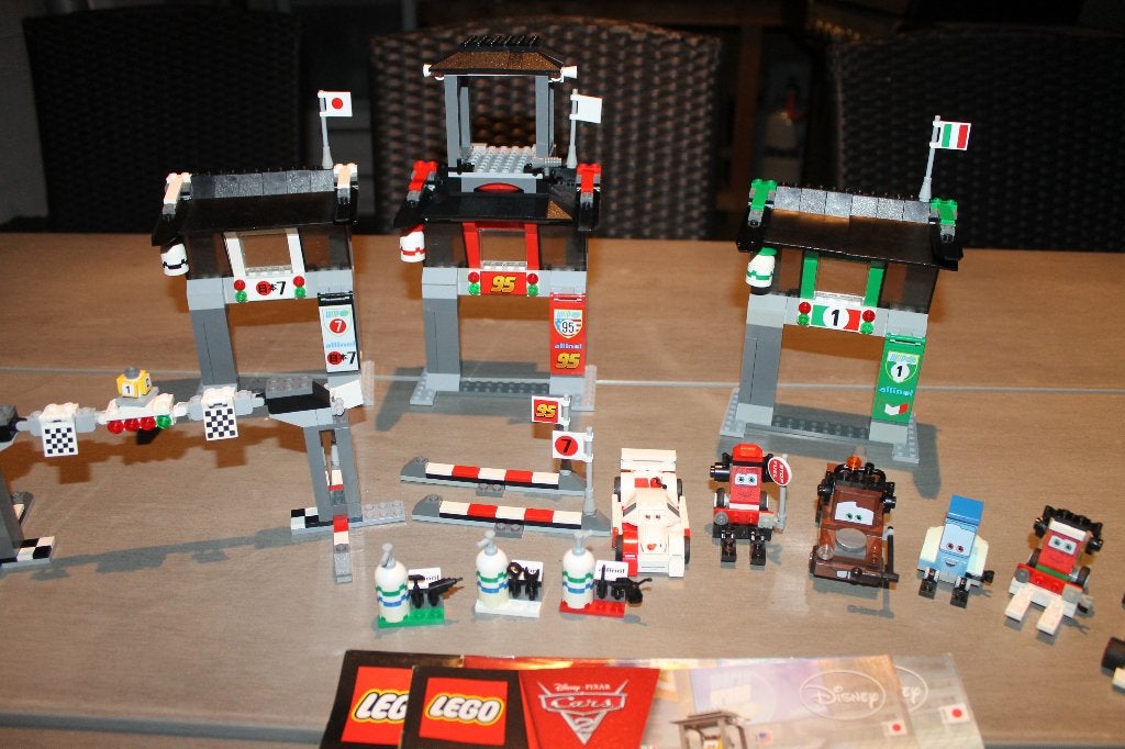 lego cars internationaal  circuit 8679, Lego, Ophalen of Verzenden, Zo goed als nieuw, Complete set