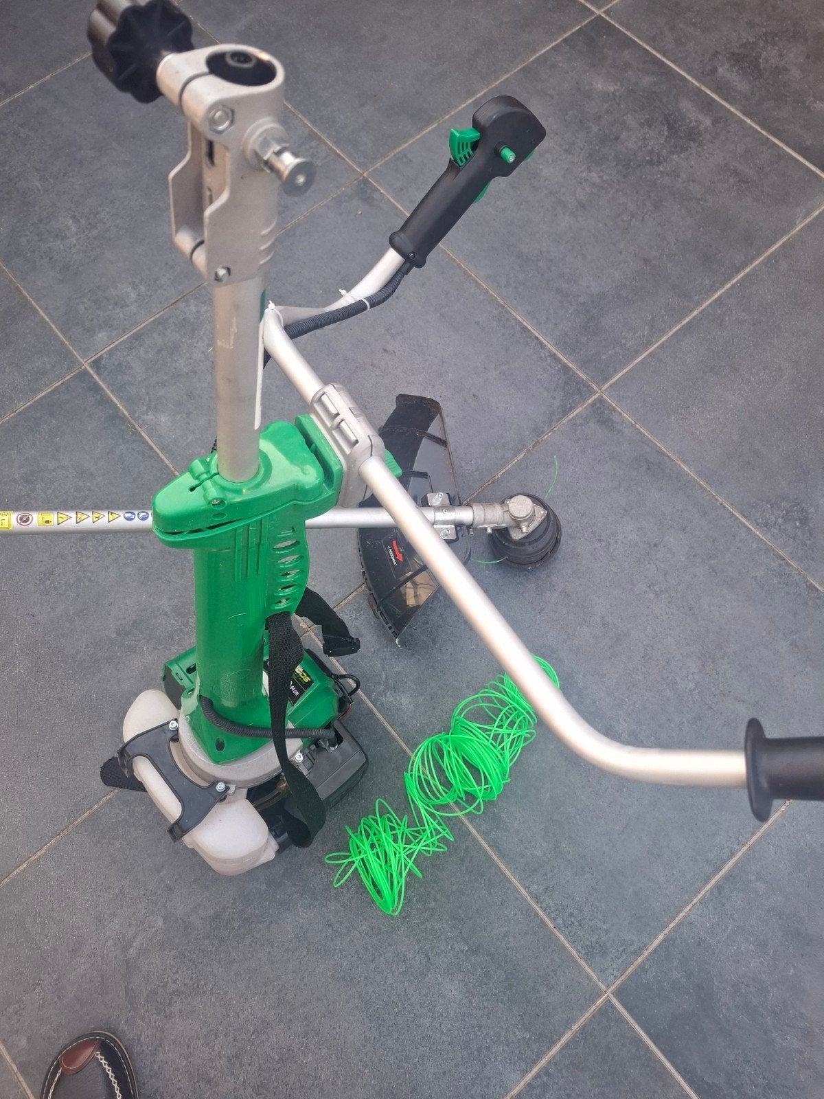 Krachtige bosmaaier/grastrimmer op benzine, Tuin en Terras, Ophalen, Benzine, Gebruikt, Onbekend