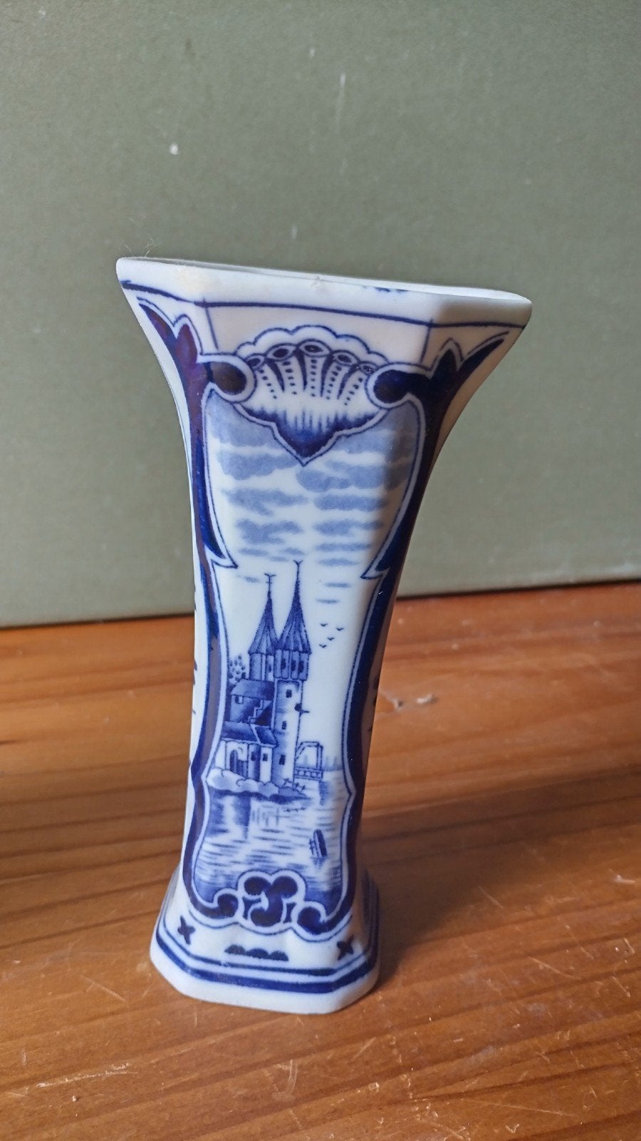 Delfts Blauw miniatuur vaasje met kasteeldecoratie, Ophalen of Verzenden