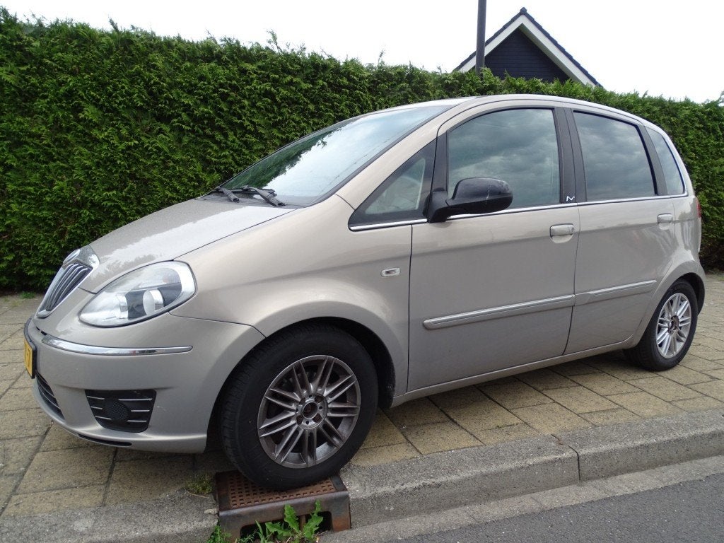 Lancia MUSA 1.4-16V PLATINUM S&S-Airco-Lmv-Cruise-Pano, Euro 5, Gebruikt, Met garantie (alle), 400 kg
