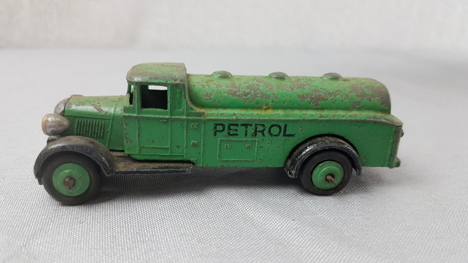Dinky Toys 'Petrol' Tankwagen, Ophalen of Verzenden, Gebruikt