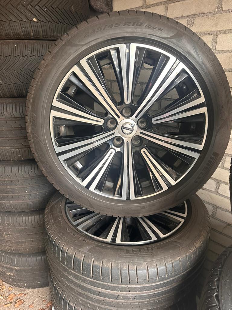 Originele Volvo V/S90 Zomerset, Auto-onderdelen, Banden en Velgen, Ophalen, 18 inch, 245 mm, --