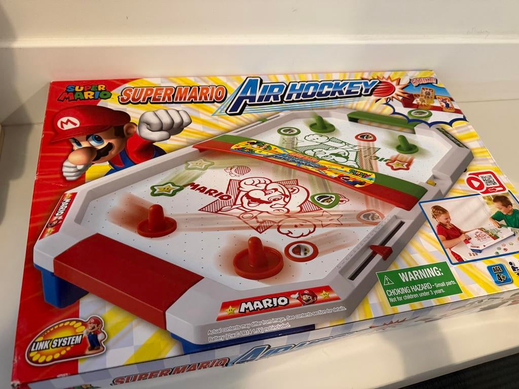 Free/ Super Mario Air Hockey Spel, Ophalen of Verzenden, Zo goed als nieuw