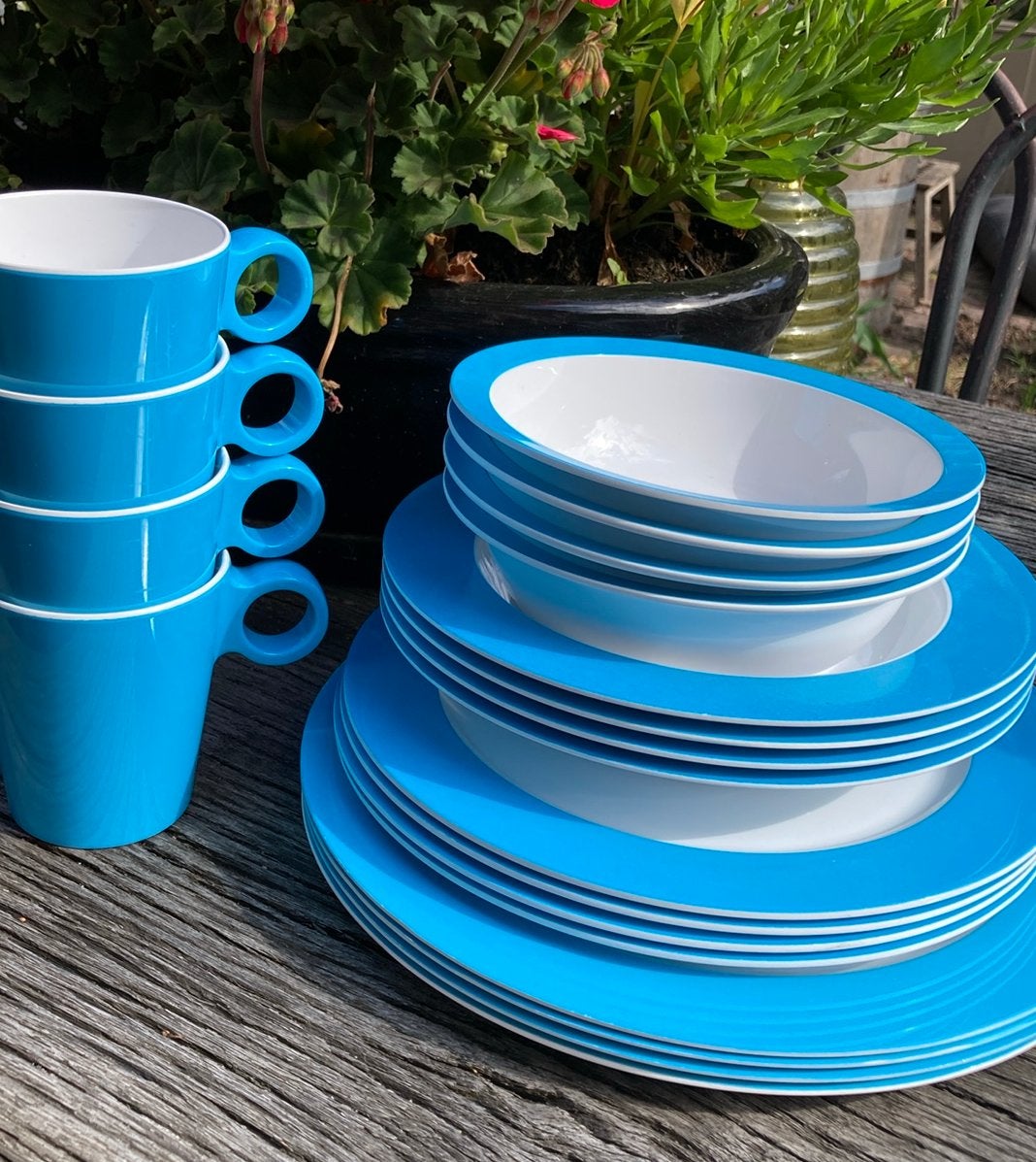 Mepal servies compleet voor 4 personen, buiten servies, Caravans en Kamperen, Kampeeraccessoires, Ophalen of Verzenden, Zo goed als nieuw
