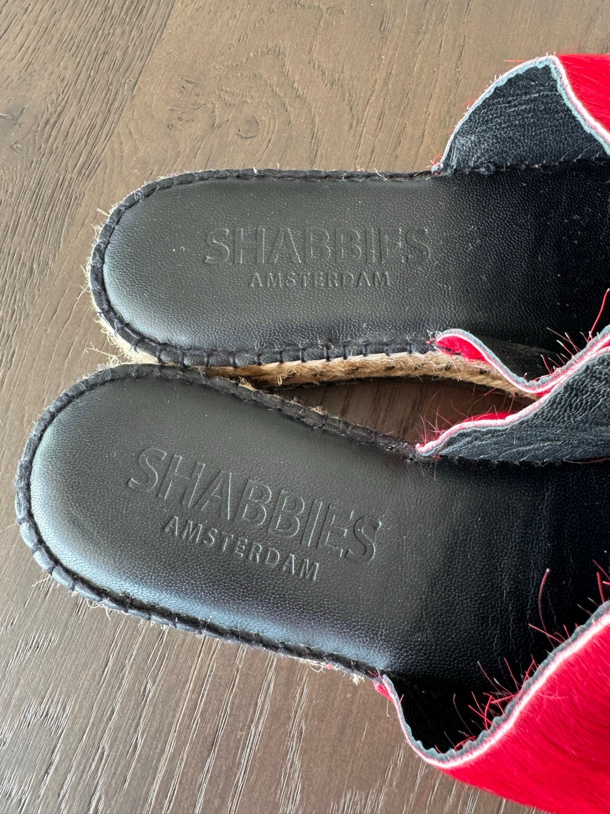 Shabbies Amsterdam rode muiltjes met bont, Kleding | Dames, Schoenen, Ophalen of Verzenden, Zo goed als nieuw, Rood, Sandalen of Muiltjes
