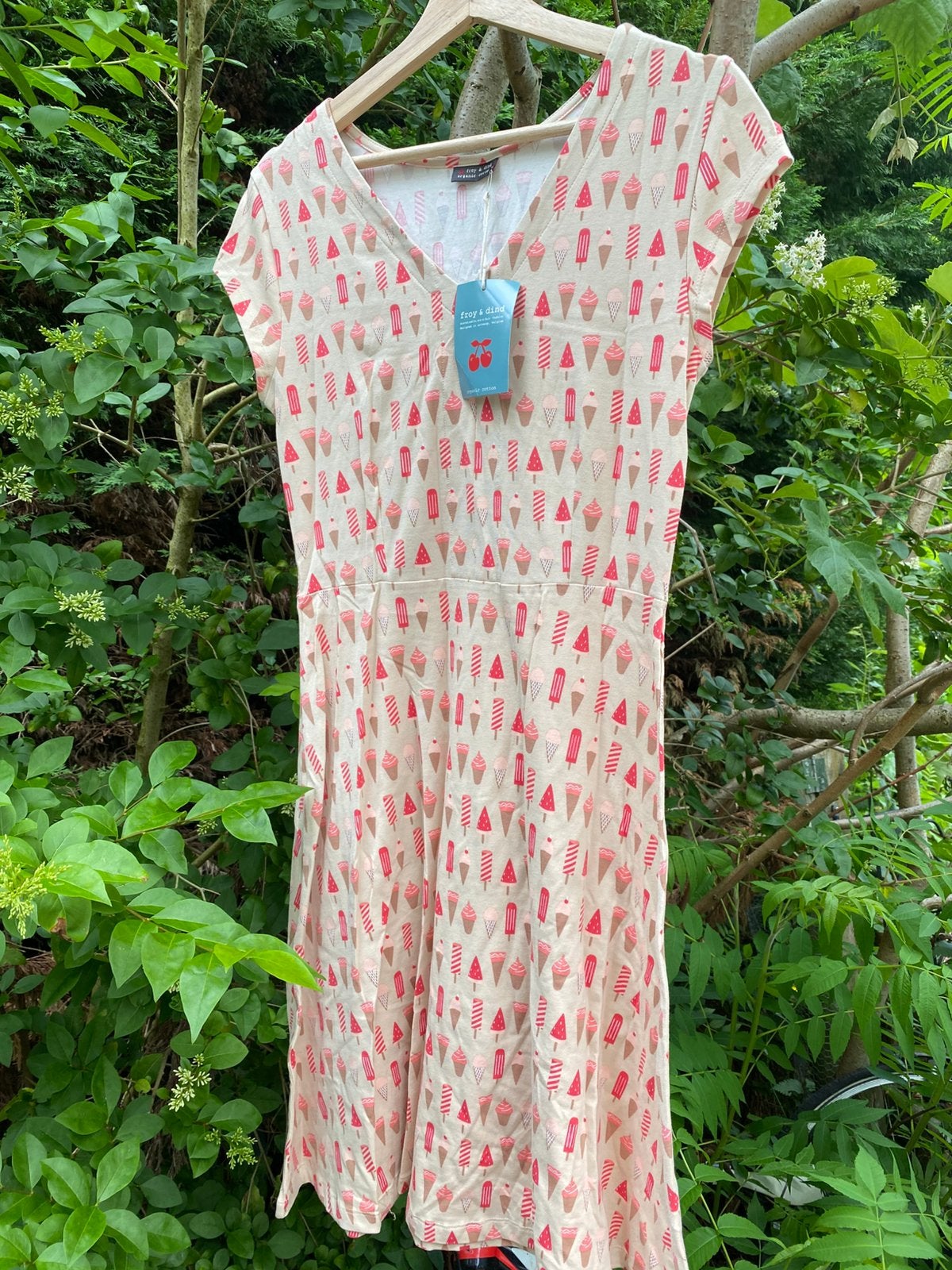 Prachtige zachte jurk Froy & Dind mt M, Kleding | Dames, Jurken, Maat 38/40 (M), Verzenden, Beige, Nieuw