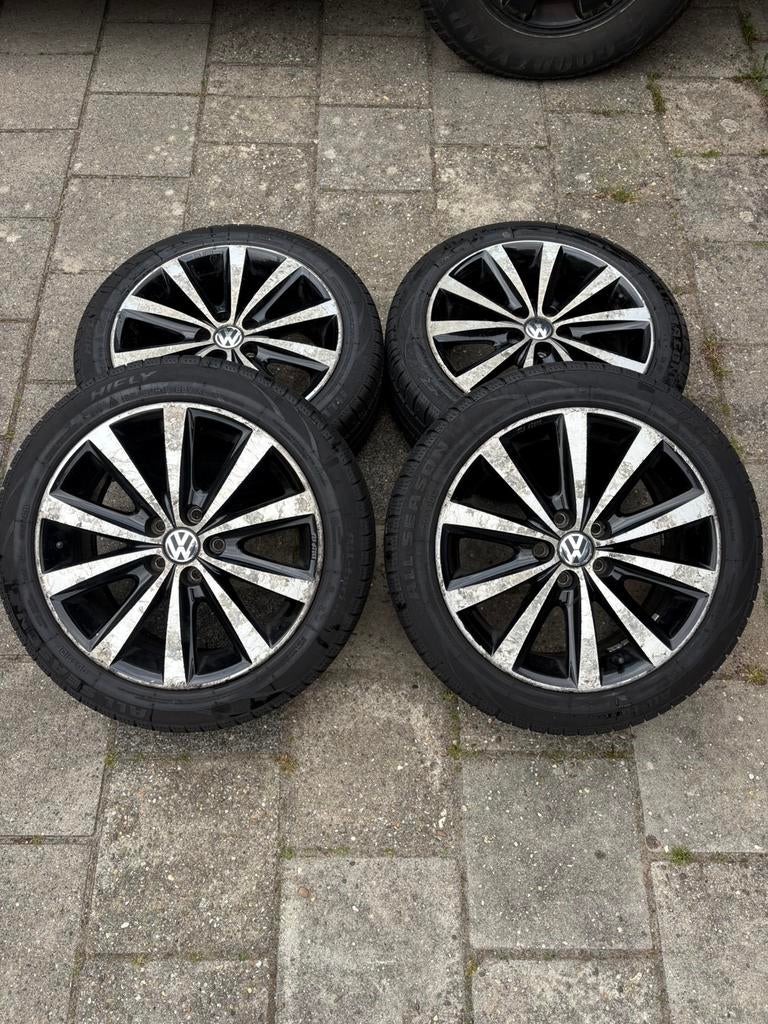 Originele VW velgen 16 inch + all season banden,Goed profiel, Auto-onderdelen, Banden en Velgen, Ophalen, Gebruikt, 16 inch, Banden en Velgen
