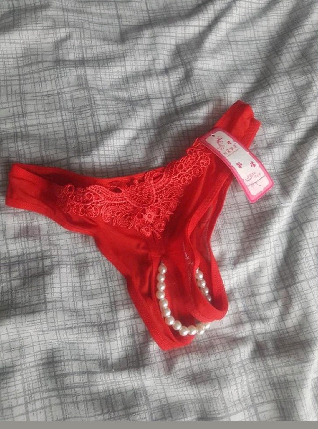 Schoone nieuwe. Nette rode string maat M met open kruis, Verzenden, Rood, String