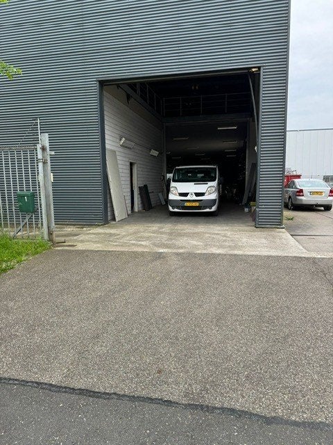 Opslagruimte op een bovenverdieping te huur, 800 m², Huur, Opslag of Loods