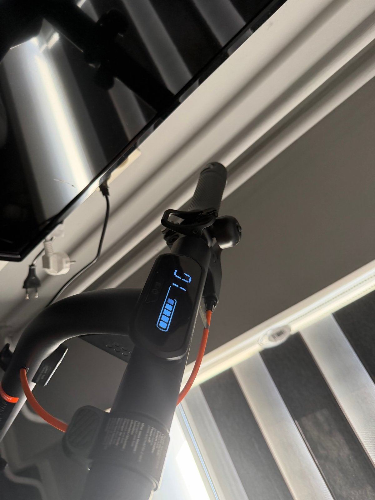 Elektrische step met lichte gebruikssporen, Fietsen en Brommers, Ophalen, Gebruikt, Elektrische step (E-scooter)