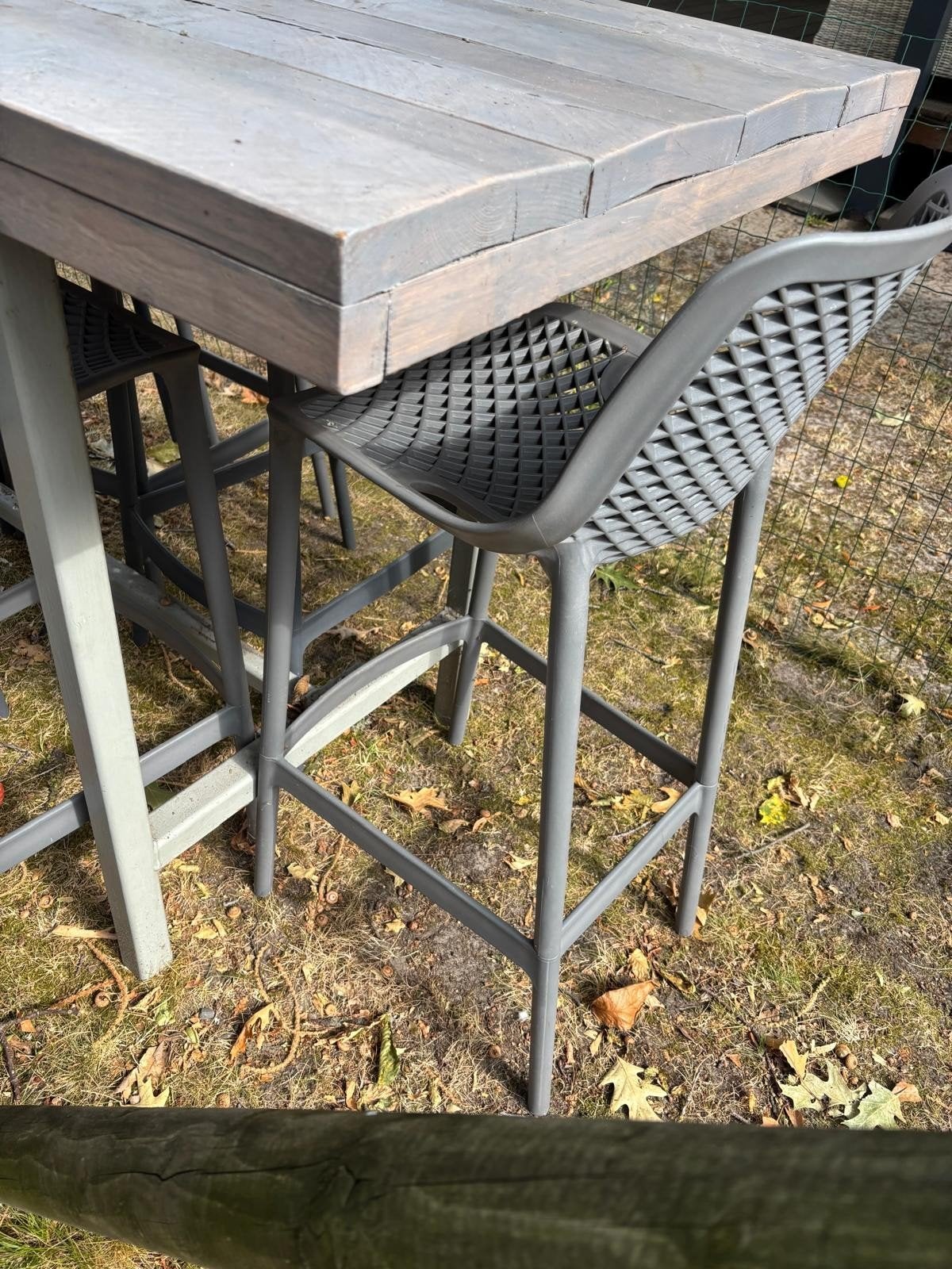 Bar stoelen met tafel, Ophalen