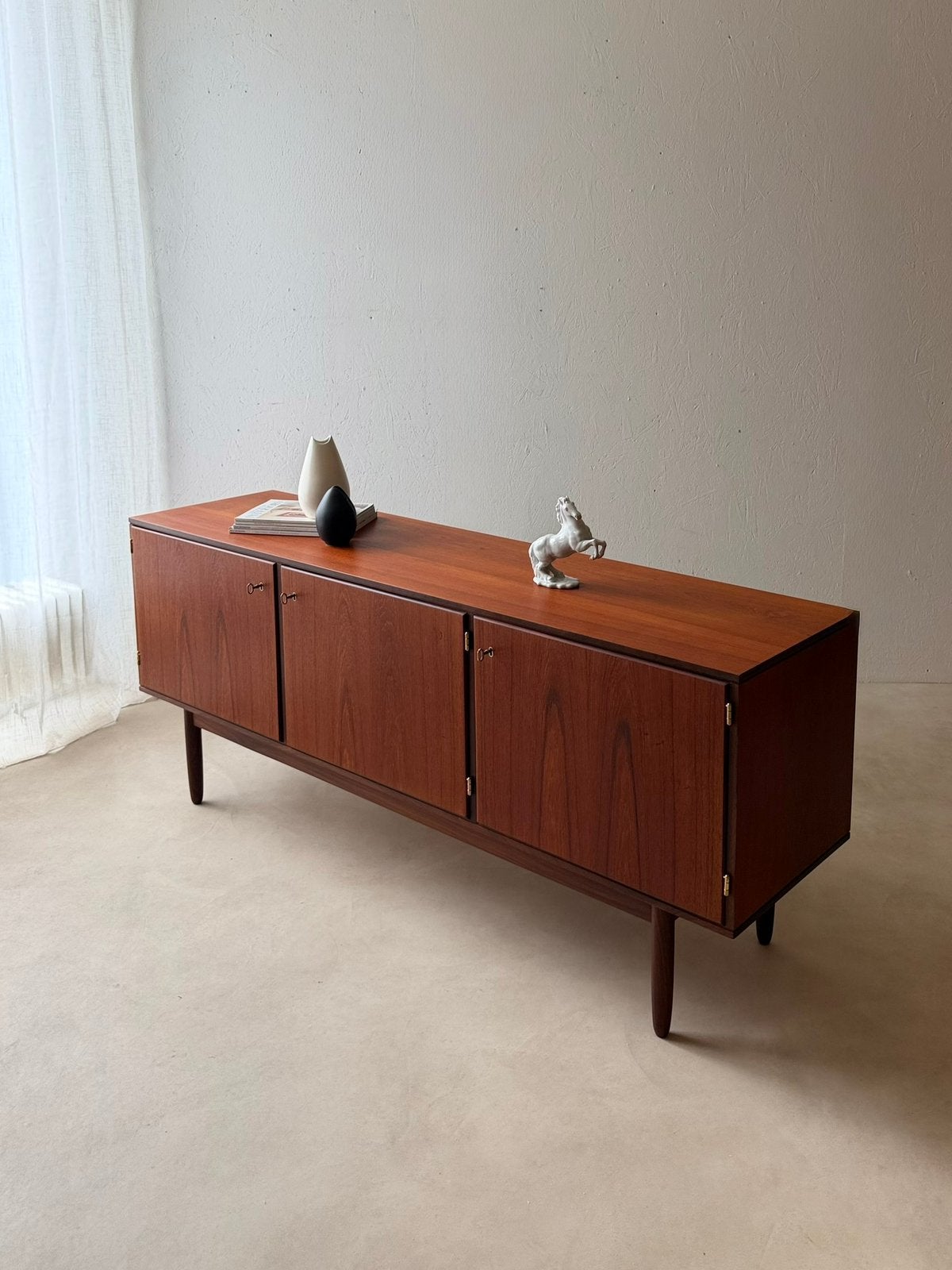 Nederlands teakhouten dressoir jaren 60 | Bij de Tijd, Ophalen of Verzenden, Gebruikt, Overige houtsoorten, Vintage