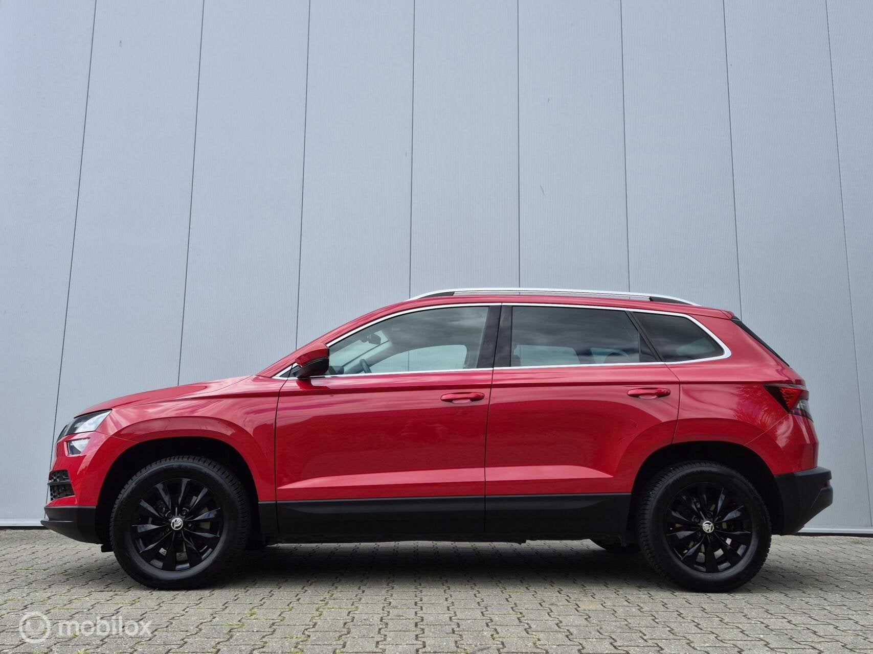SKODA KAROQ 1.0 TSI CLEVER EDITION/LED/CARPLAY/CLIMATE/PDC/1, Voorwielaandrijving, Gebruikt, Euro 6, Lichtsensor