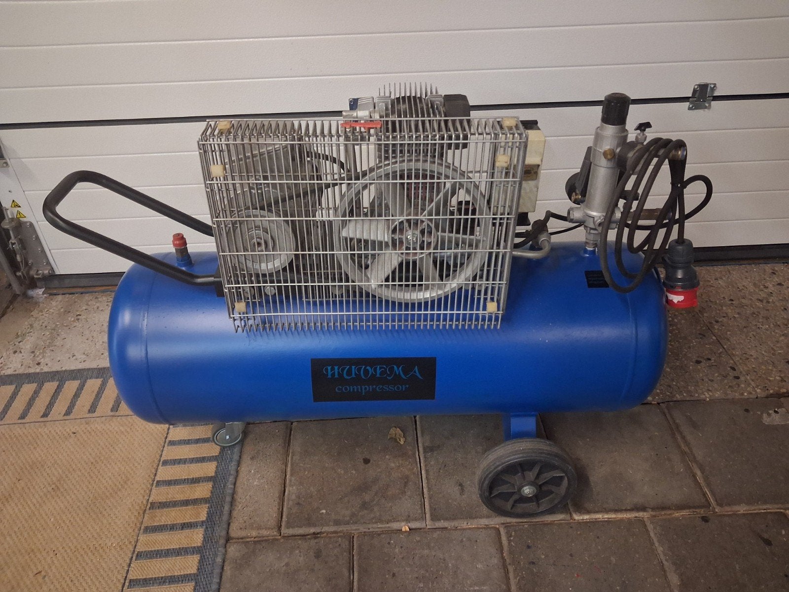 huvema compressor  380volt, Doe-het-zelf en Verbouw, Ophalen, Minder dan 200 liter/min, Mobiel, 6 tot 10 bar