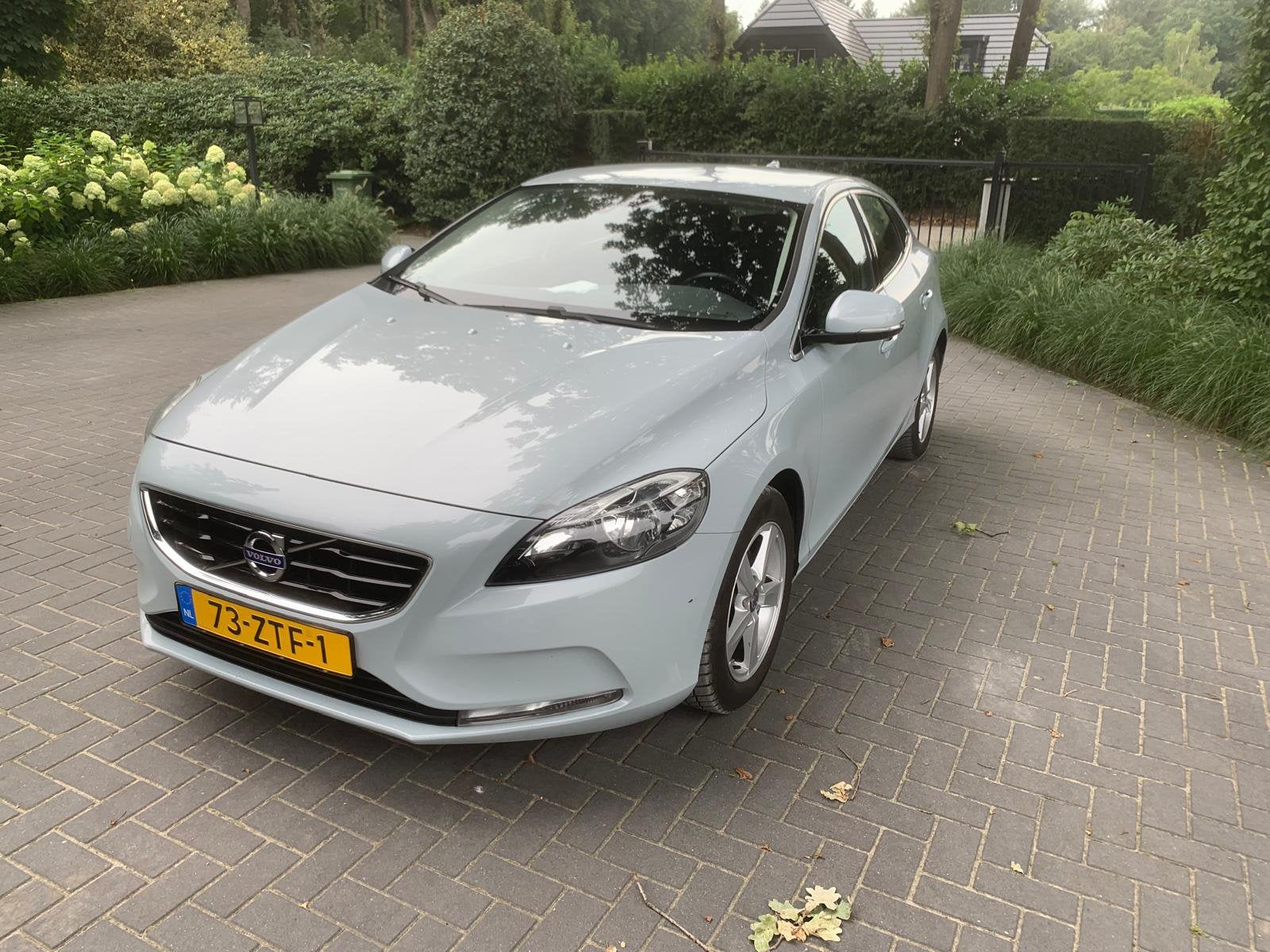 Volvo V40 1.6 T3 150PK 2013 Blauw, Voorwielaandrijving, 1596 cc, 4 cilinders, Blauw