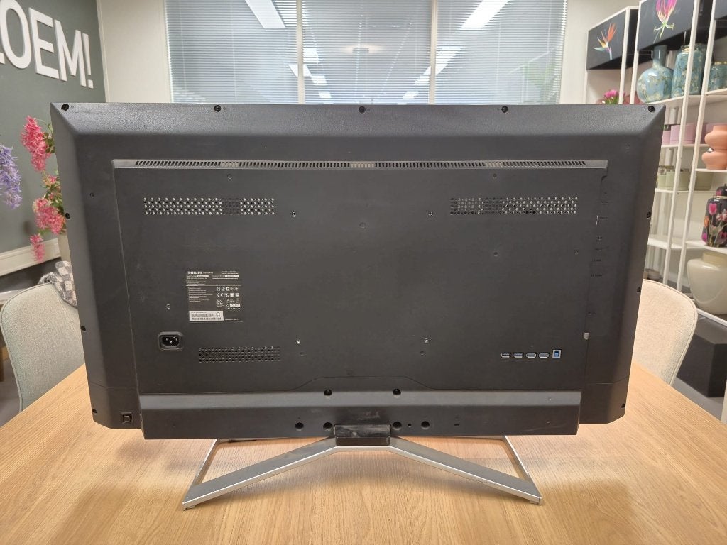 Foto 4 van Philips Brilliance BDM4065UC - 40 Inch 4K UHD Monitor
