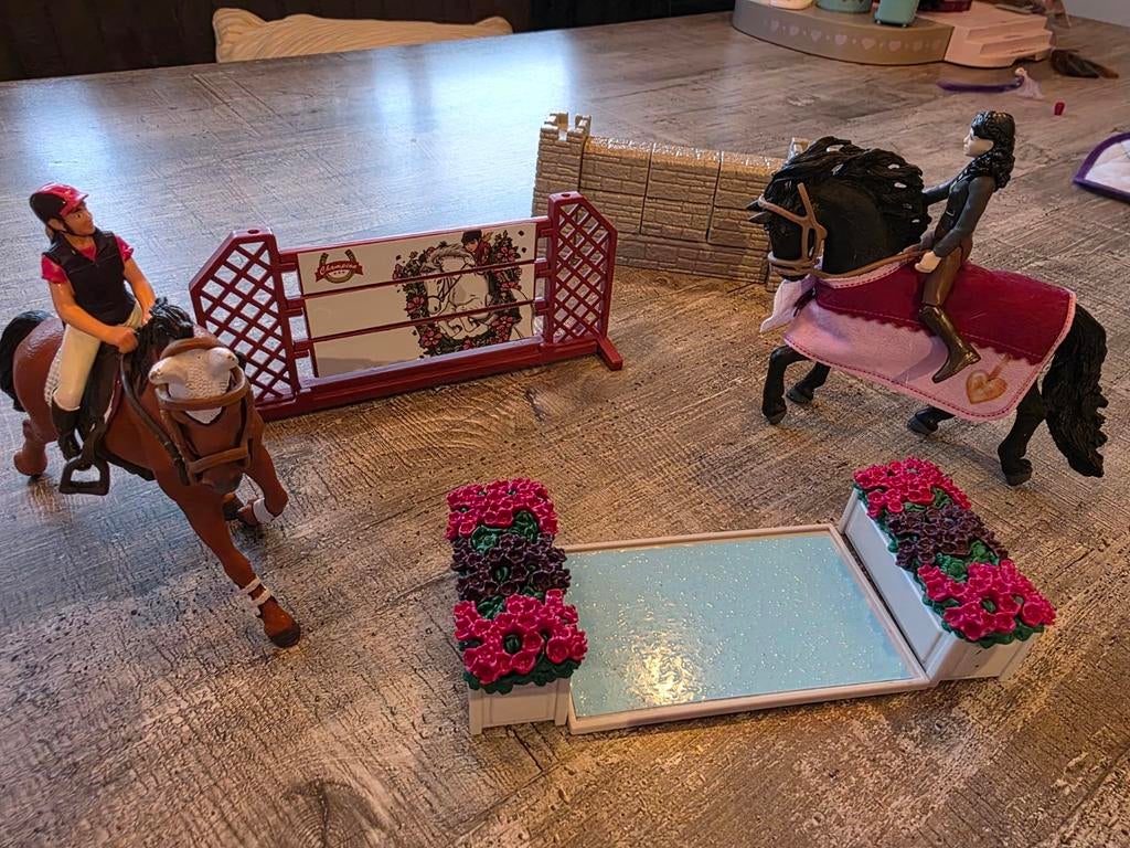 Schleich Springset met Paarden en Ruiters, Ophalen of Verzenden, Zo goed als nieuw
