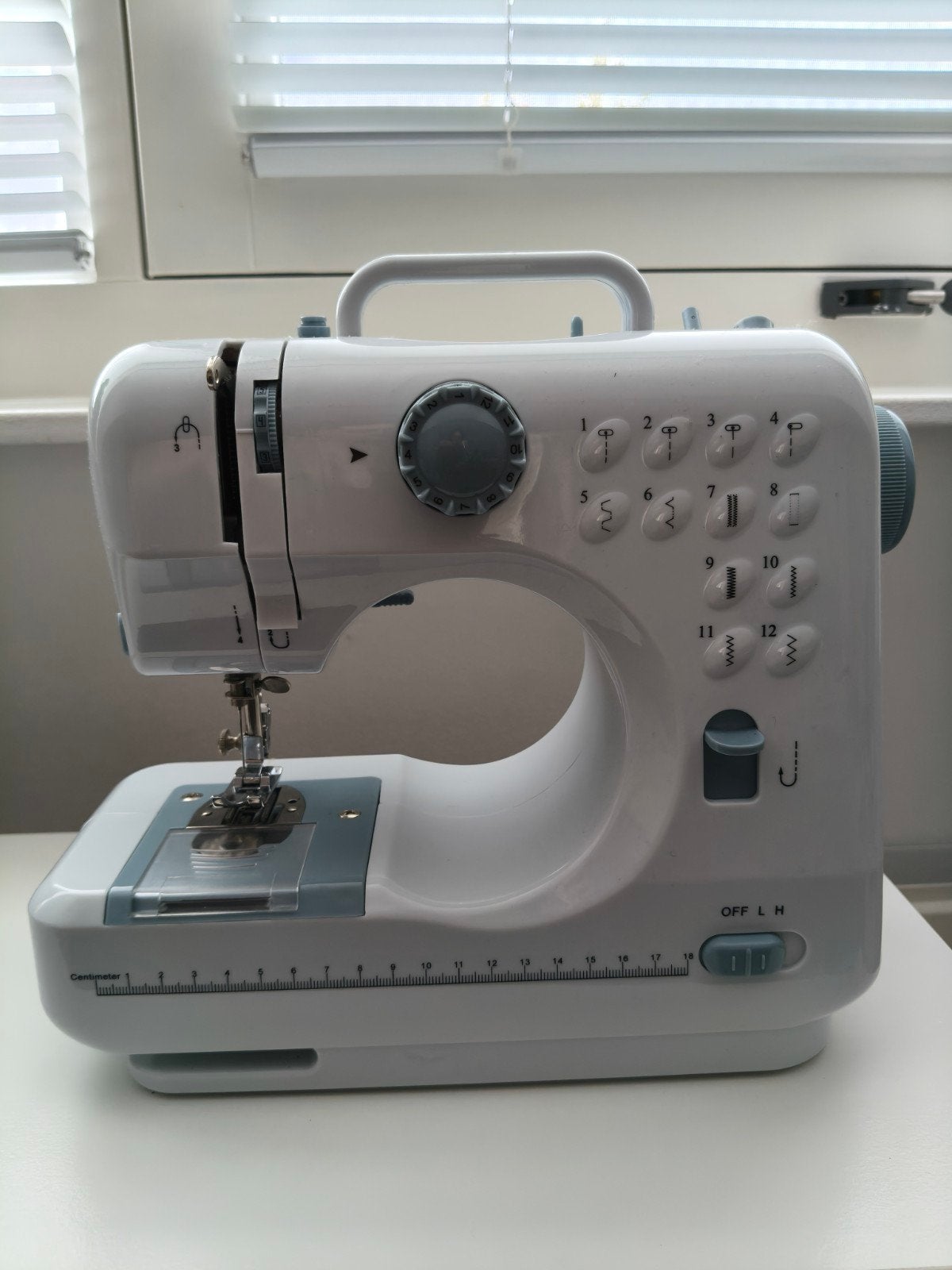 Hema Naaimachine - Compact en Gebruiksvriendelijk, Hobby en Vrije tijd, Ophalen of Verzenden, Zo goed als nieuw, Naaimachine, Overige merken