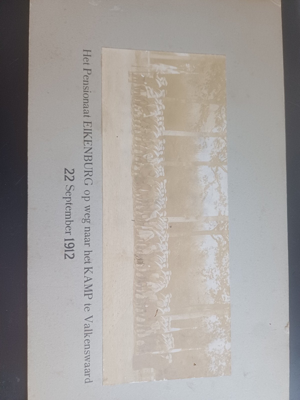 Oude foto: Pensionaat Eikenburg op weg naar het KAMP, Gebruikt, Foto, Ophalen of Verzenden, Voor 1940