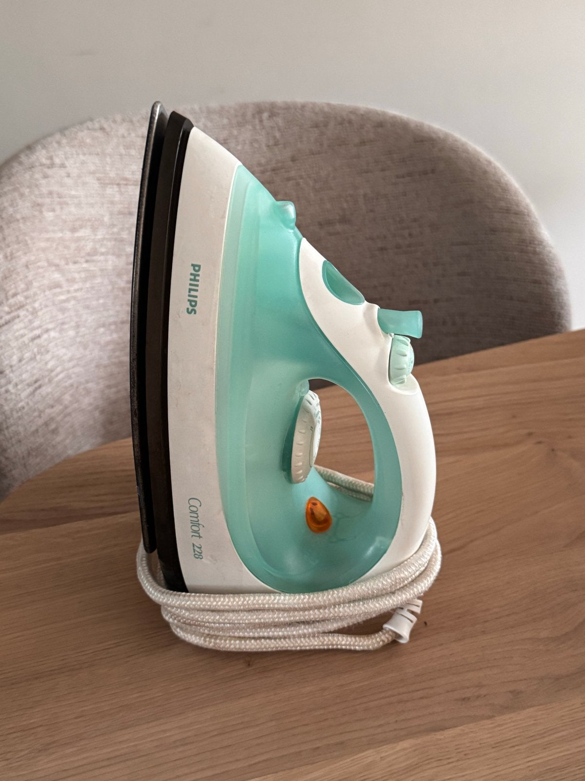 Philips Comfort 228 Stoomstrijkijzer, Witgoed en Apparatuur, Strijkijzers en Strijkplanken, Ophalen of Verzenden, Gebruikt, Strijkijzer met snoer
