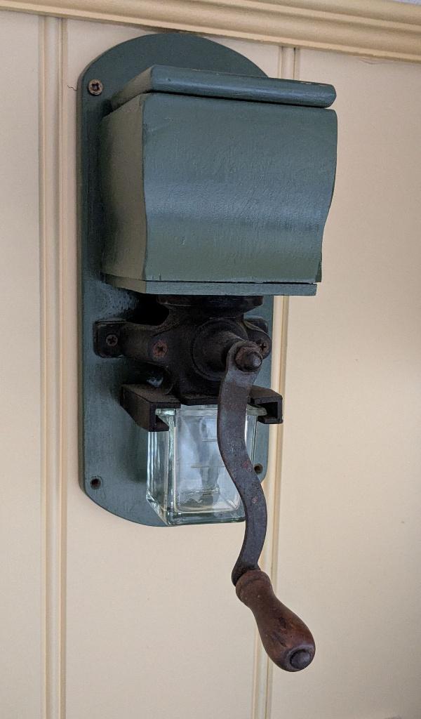 Wand koffiemolen groen, Antiek en Kunst, Verzenden