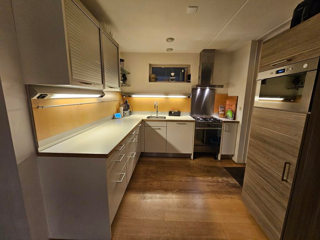 Bulthaup Keuken met apparatuur en glazen planken, Ophalen, Gebruikt