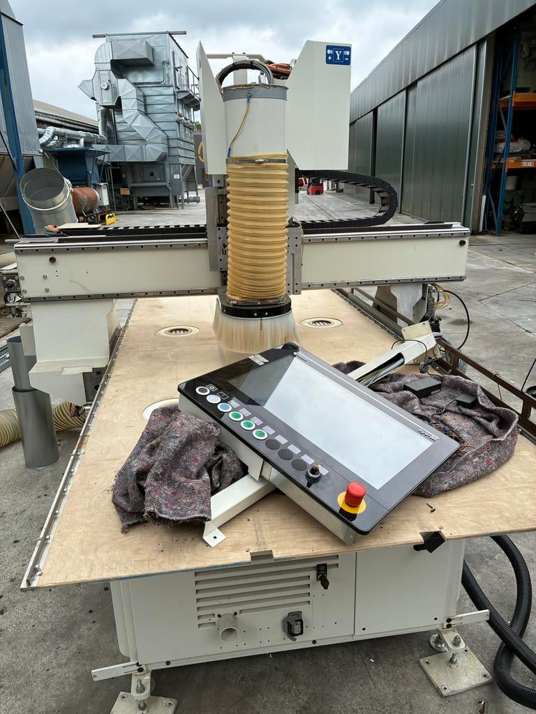 SCM Cnc freesmachine - Morbidelli N100 - Weinig uren, Zakelijke goederen, Machines en Bouw | Houtbewerking, Ophalen of Verzenden