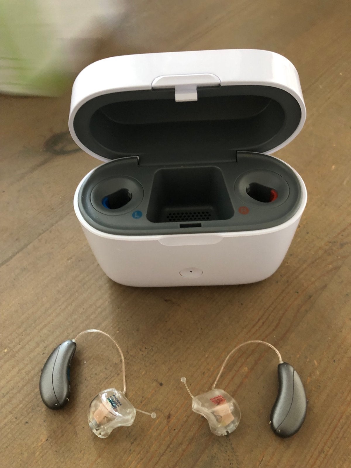 Nieuw AudioNova Oplaadbaar LIHO Hoortoestel + Charger Case, Ophalen of Verzenden, Nieuw, Overige typen
