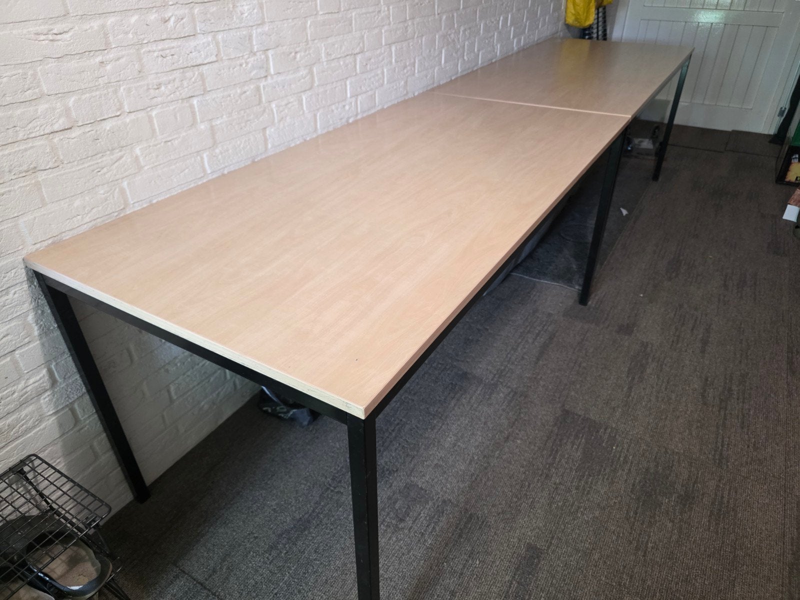 1 werktafel/ eettafel/ kantinetafel met metalen onderstel, Gebruikt, 50 tot 100 cm, Vijf personen of meer, Modern industrieel