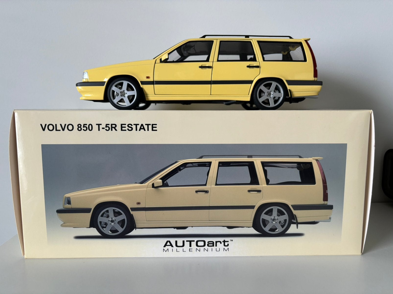 Volvo 850 T5R Estate 1/18 AutoArt, Hobby en Vrije tijd, Modelauto's | 1:18, Ophalen of Verzenden, Nieuw, Autoart