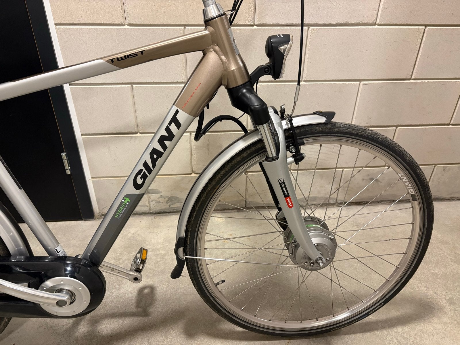 Giant Twist E-bike met fietstassen en 8 versnellingen, Ophalen, Minder dan 30 km per accu, Gebruikt, Giant