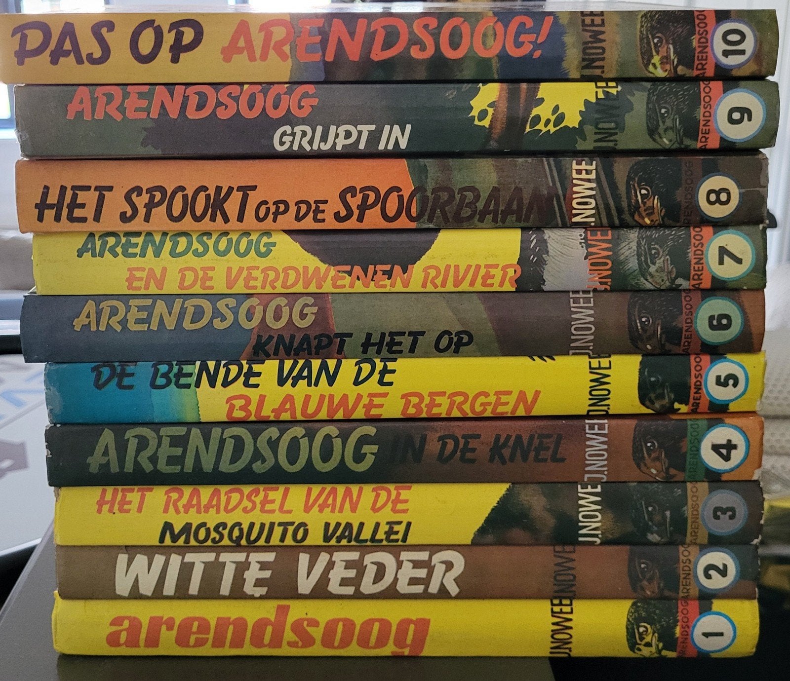 Arendsoog boekenreeks - 10 delen, Boeken, Ophalen of Verzenden, Gelezen, J. Nowee