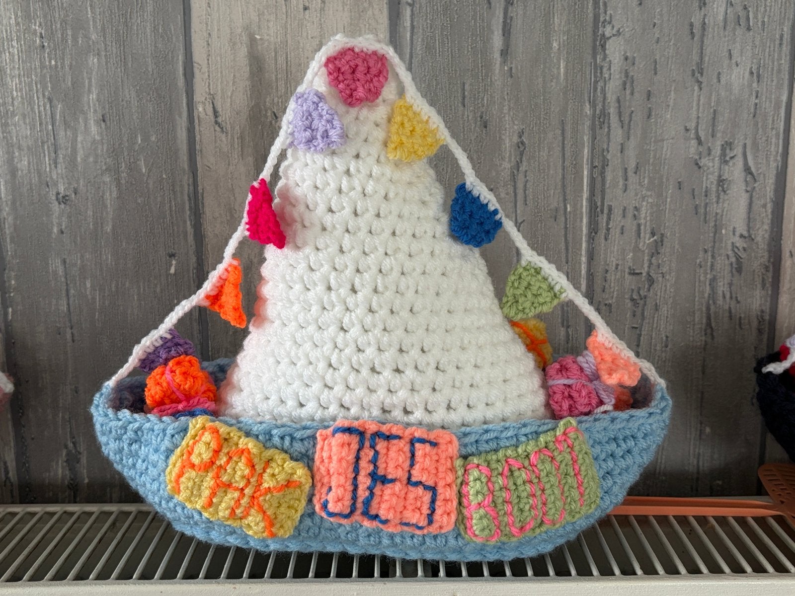 Gehaakte licht blauwe pakjesboot van Sinterklaas, Ophalen of Verzenden, Zo goed als nieuw