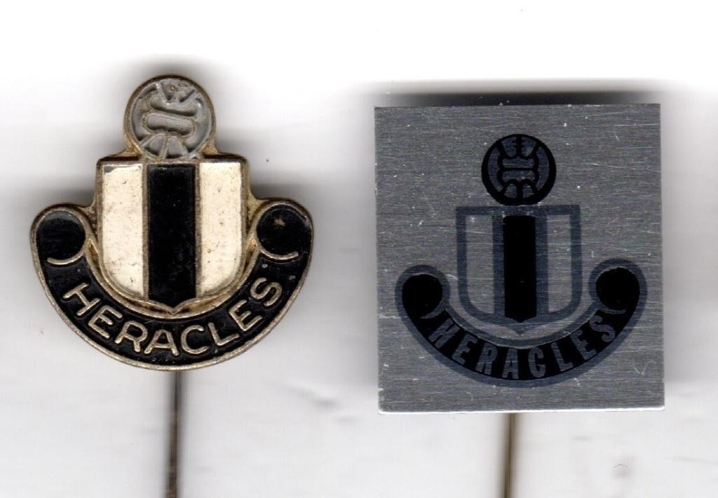 2 speldjes HERACLES ALMELO VOETBAL (A7), Verzamelen, Speldjes, Pins en Buttons, Ophalen of Verzenden, Gebruikt, Overige onderwerpen