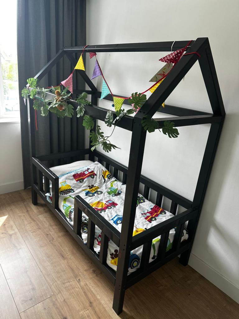 Huisjesbed / peuterbed - mooi, degelijk en zeer compleet, Ophalen, Gebruikt, 70 tot 85 cm, 140 tot 160 cm