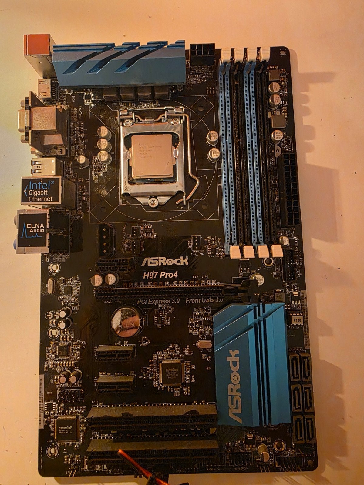 ASRock H97 Pro4 Moederbord met Intel Core i7-4790 CPU, Computers en Software, Moederborden, Niet werkend, Intel, DDR3, Ophalen of Verzenden