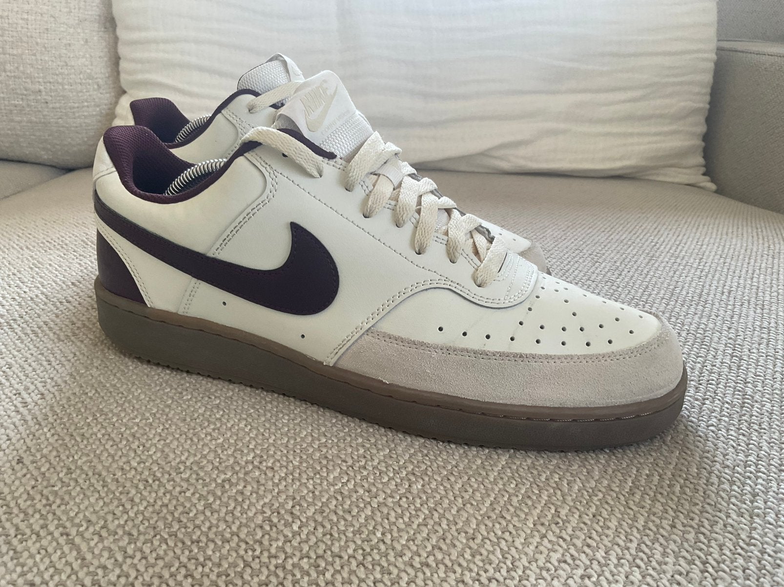 Foto 2 van NIKE Court Vision Low Brown/Burgundy mt.45 Nu €30,-