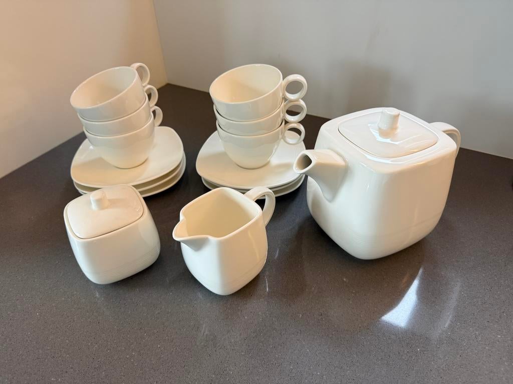 New Linnen 6 kop en schotel theepot melkkannetje suikerpotje, Ophalen, Zo goed als nieuw, Overige stijlen, Kop(pen) en/of Schotel(s)