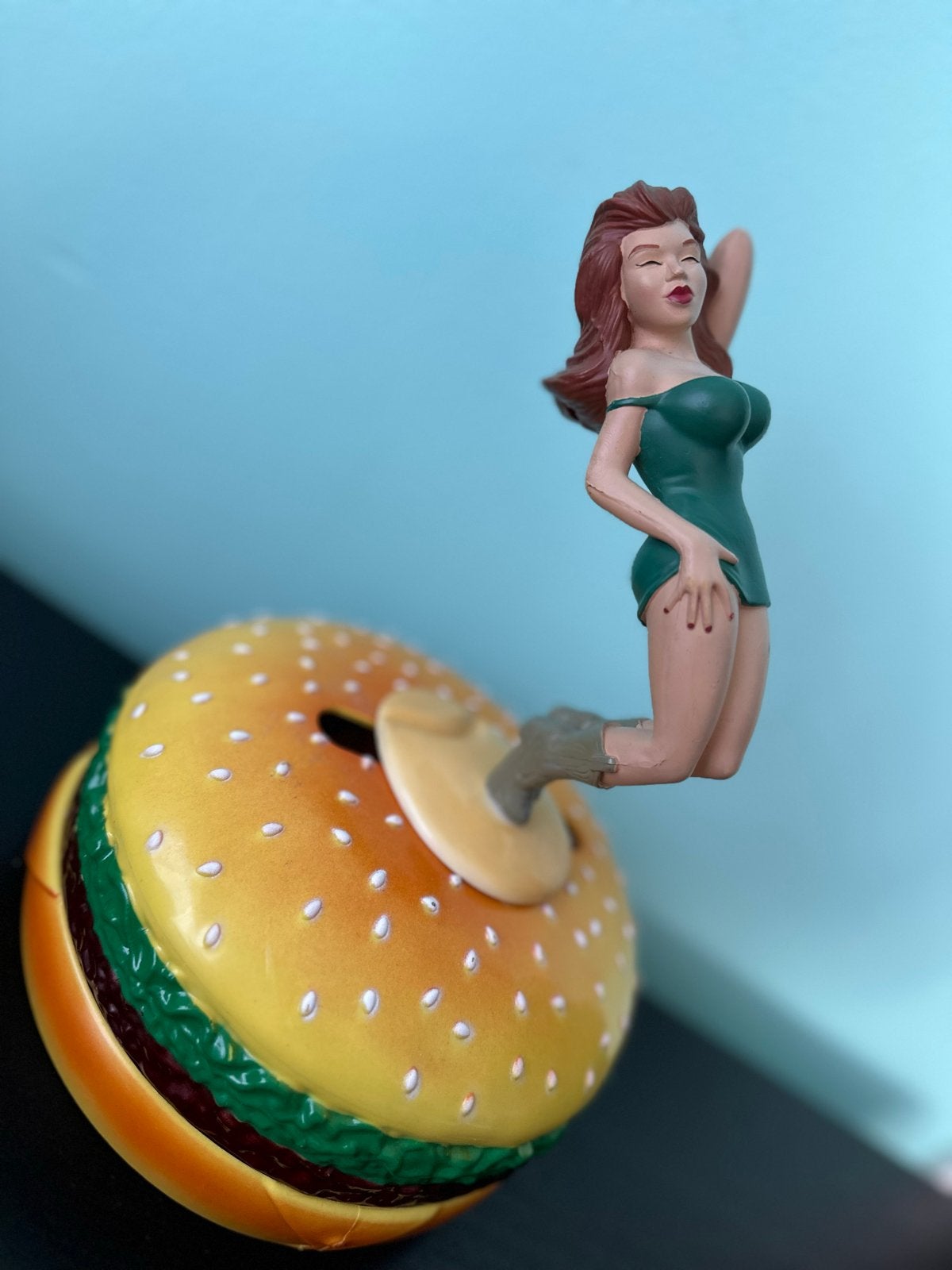 R. DEMARS - Vintage | Pin-Up Girl | Blikhouder | Zeldzaam, Ophalen of Verzenden, Zo goed als nieuw