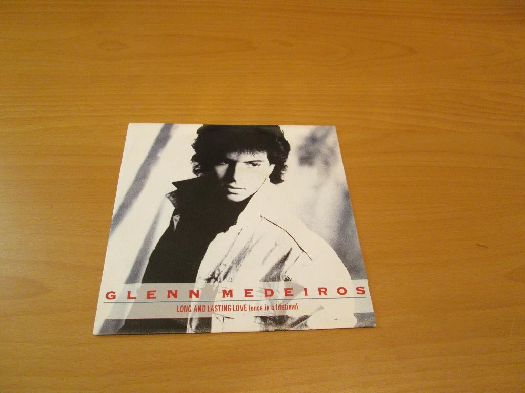 3 singles van Glenn Medeiros (ook per stuk te koop), Ophalen of Verzenden, Gebruikt, Pop