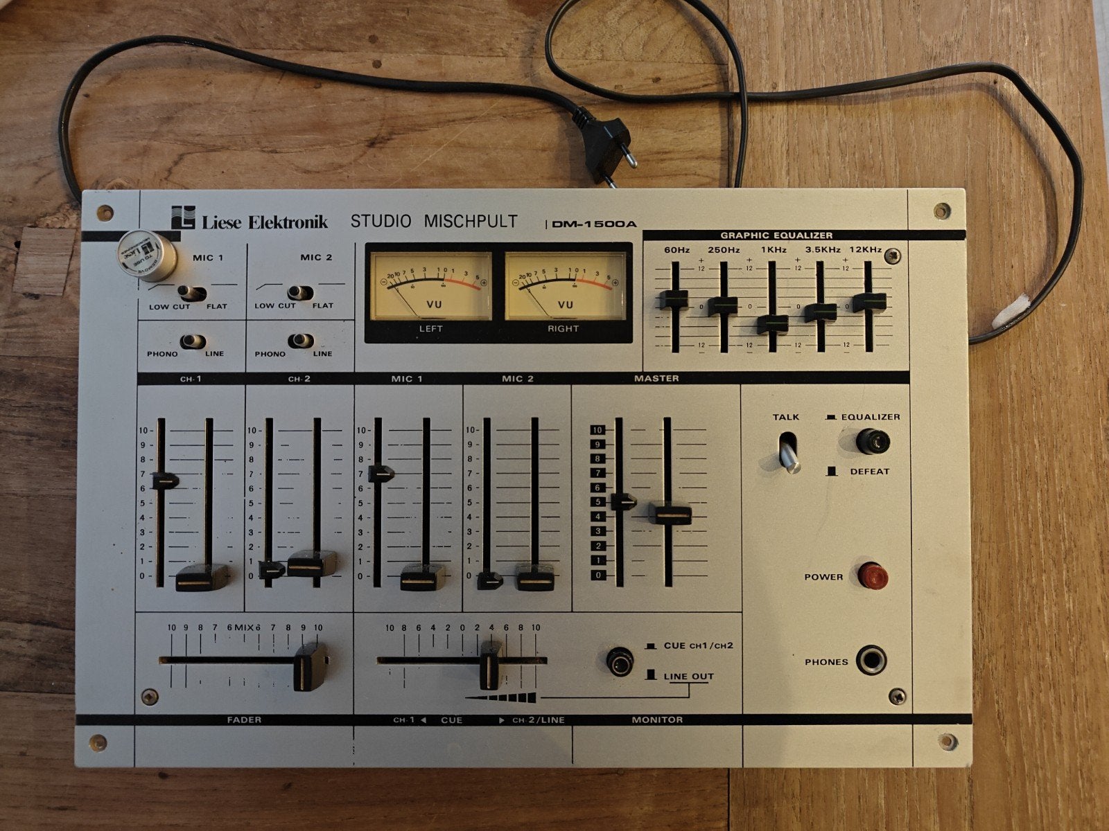 Liese Elektronik Studio Mischpult DM-1500A met Phono Preamp, Ophalen of Verzenden, Gebruikt, Minder dan 5 kanalen, Microfooningang