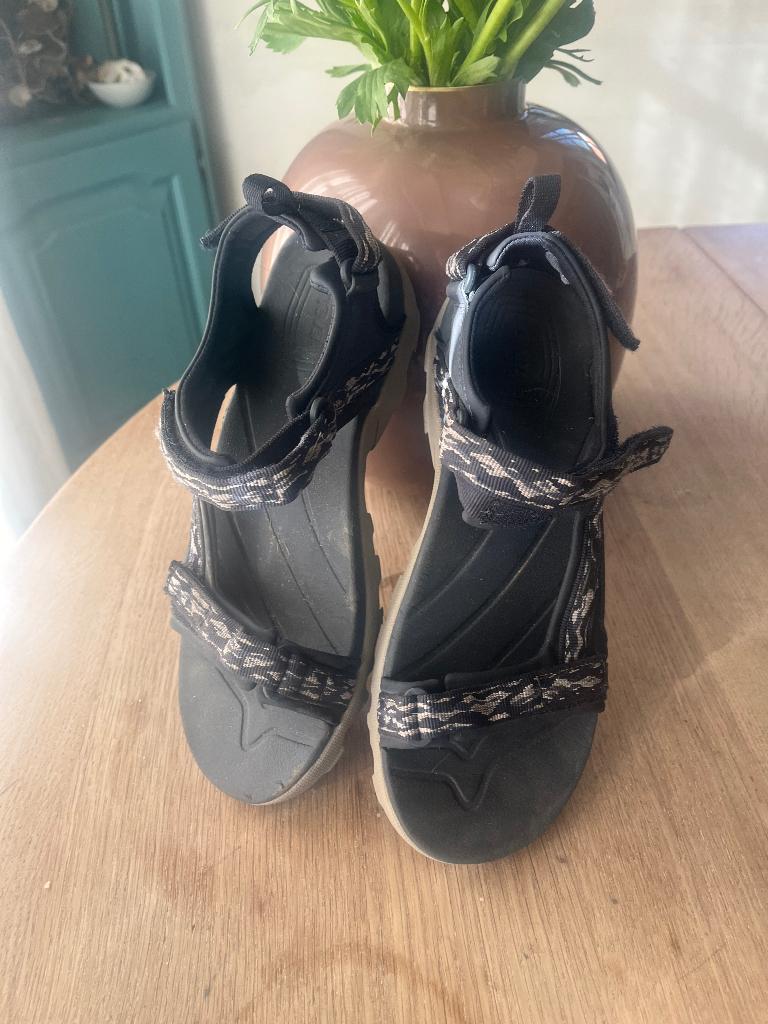 Teva sandalen kind maat 40, Kinderen en Baby's, Kinderkleding | Schoenen en Sokken, Jongen of Meisje, Overige typen, Zo goed als nieuw