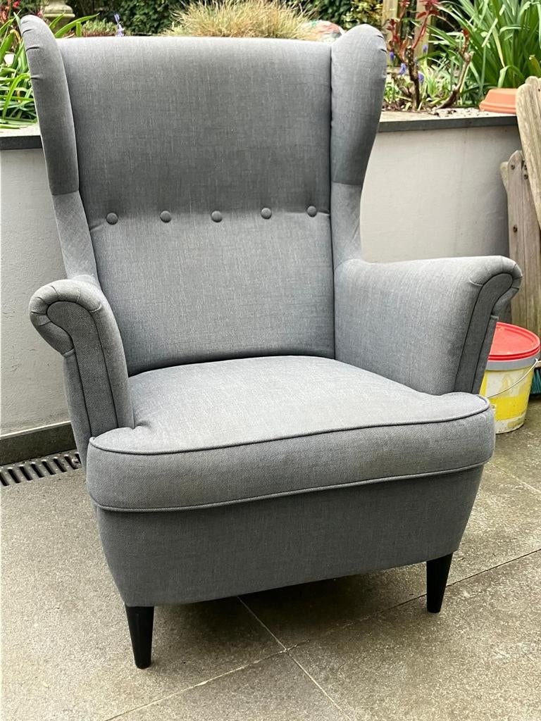 IKEA Strandmon oorfauteuil met hocker, Huis en Inrichting, Fauteuils, Ophalen, Gebruikt, 75 tot 100 cm
