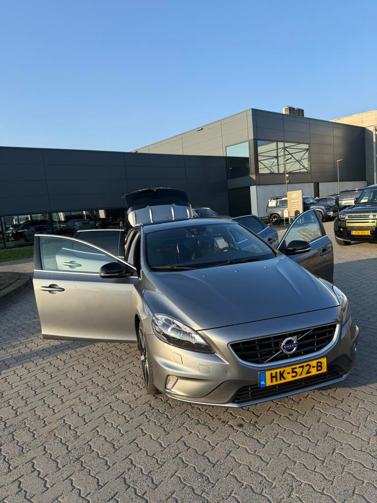 Volvo V40 2.0 D2 120PK 2015 Grijs, Voorwielaandrijving, Zwart, 4 cilinders, 1969 cc
