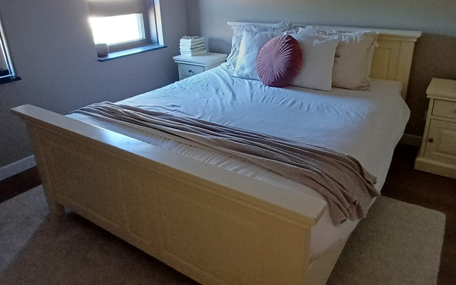 Mooi 2 persoons bed/ledikant (landelijk), Huis en Inrichting, Slaapkamer | Bedden, Ophalen, Gebruikt, Tweepersoons, 160 cm
