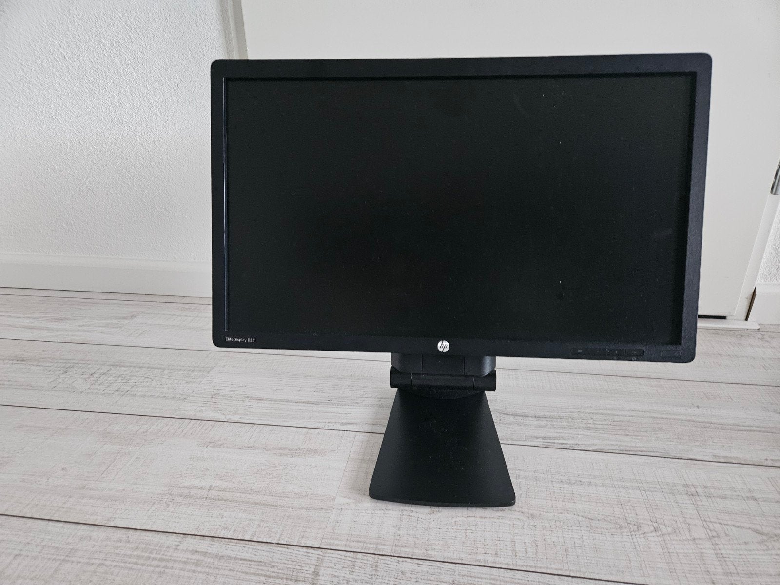 HP EliteDisplay E231 Monitor - Full HD, Ophalen, IPS, Full HD, Zo goed als nieuw