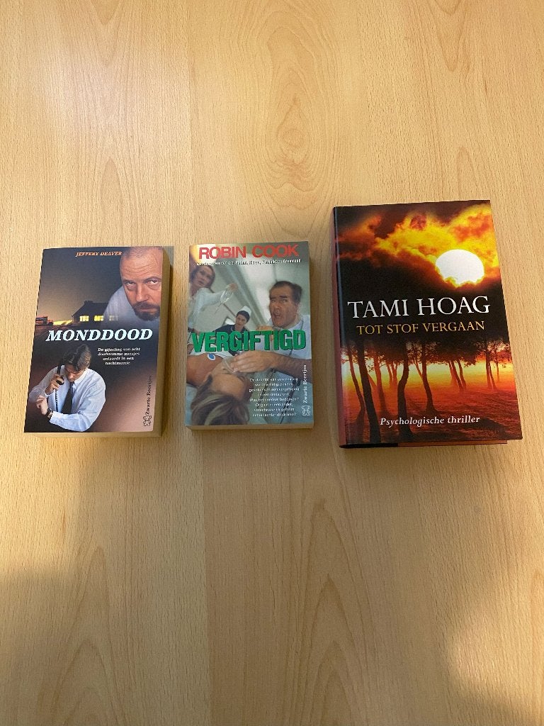 Boeken Trillers 4, Ophalen of Verzenden, Gelezen