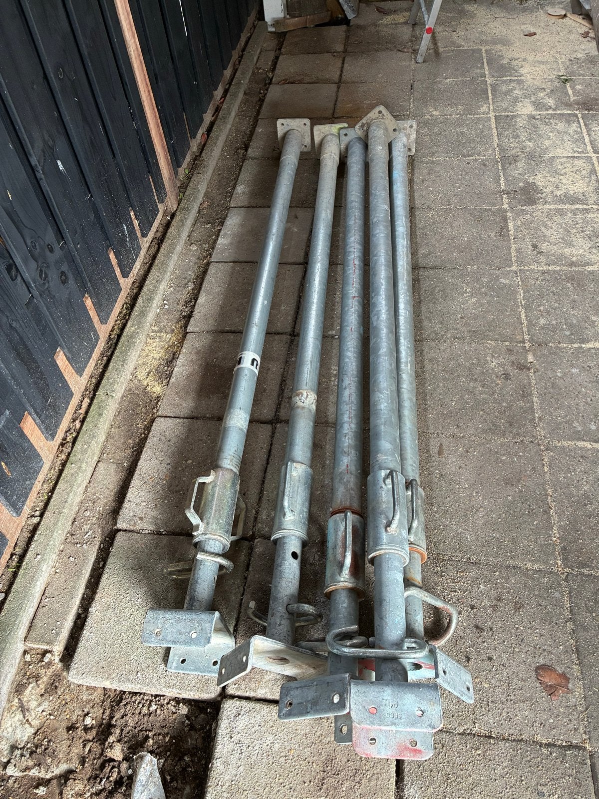 Schroefstempels / Bouwstempels BM300 - 5 stuks in goede staa, Doe-het-zelf en Verbouw, Ophalen, Gebruikt, Overige typen, 2 tot 5 meter